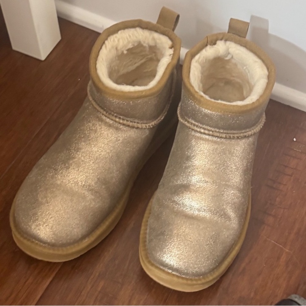 Bearpaw Elle Micro Champagne Gold Metallic Shimmer Ankle Boots Womens 10